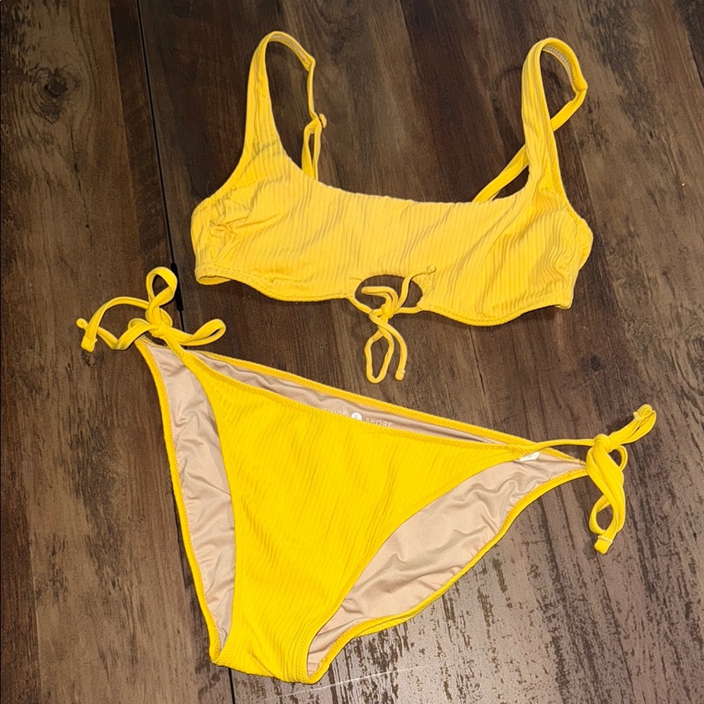 Keyhole Yellow Ribbed Bikini Set - Picture 3 of 5